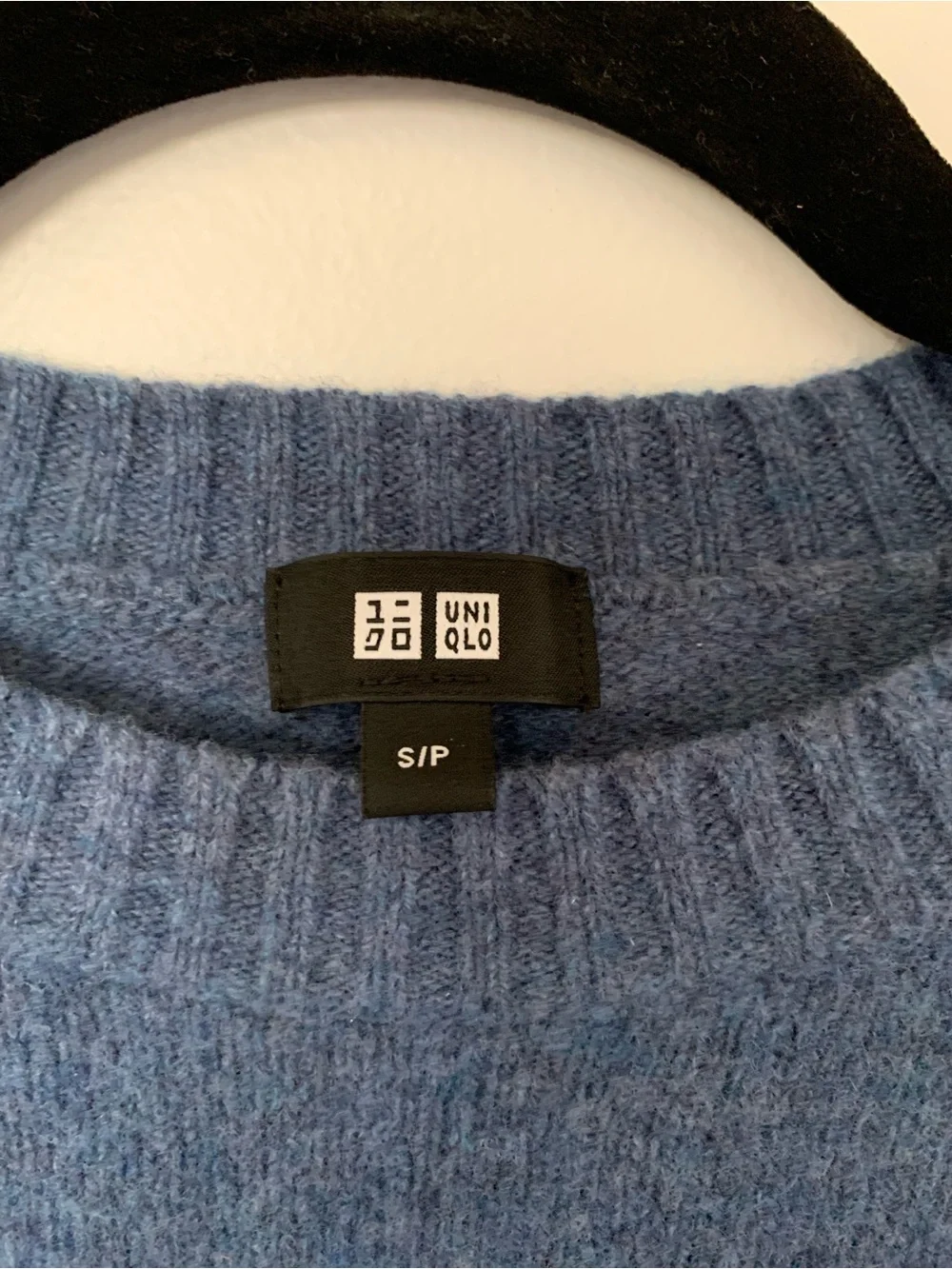 Uniqlo 100% Wool Crewneck Sweater - Picture 3 of 6